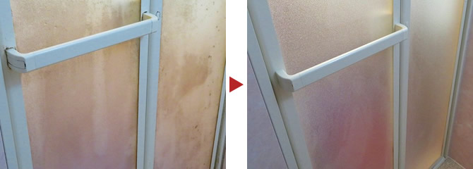 浴室扉のクリーニング例