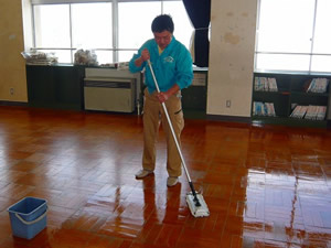 新潟県上越市の小学校でボランティア清掃